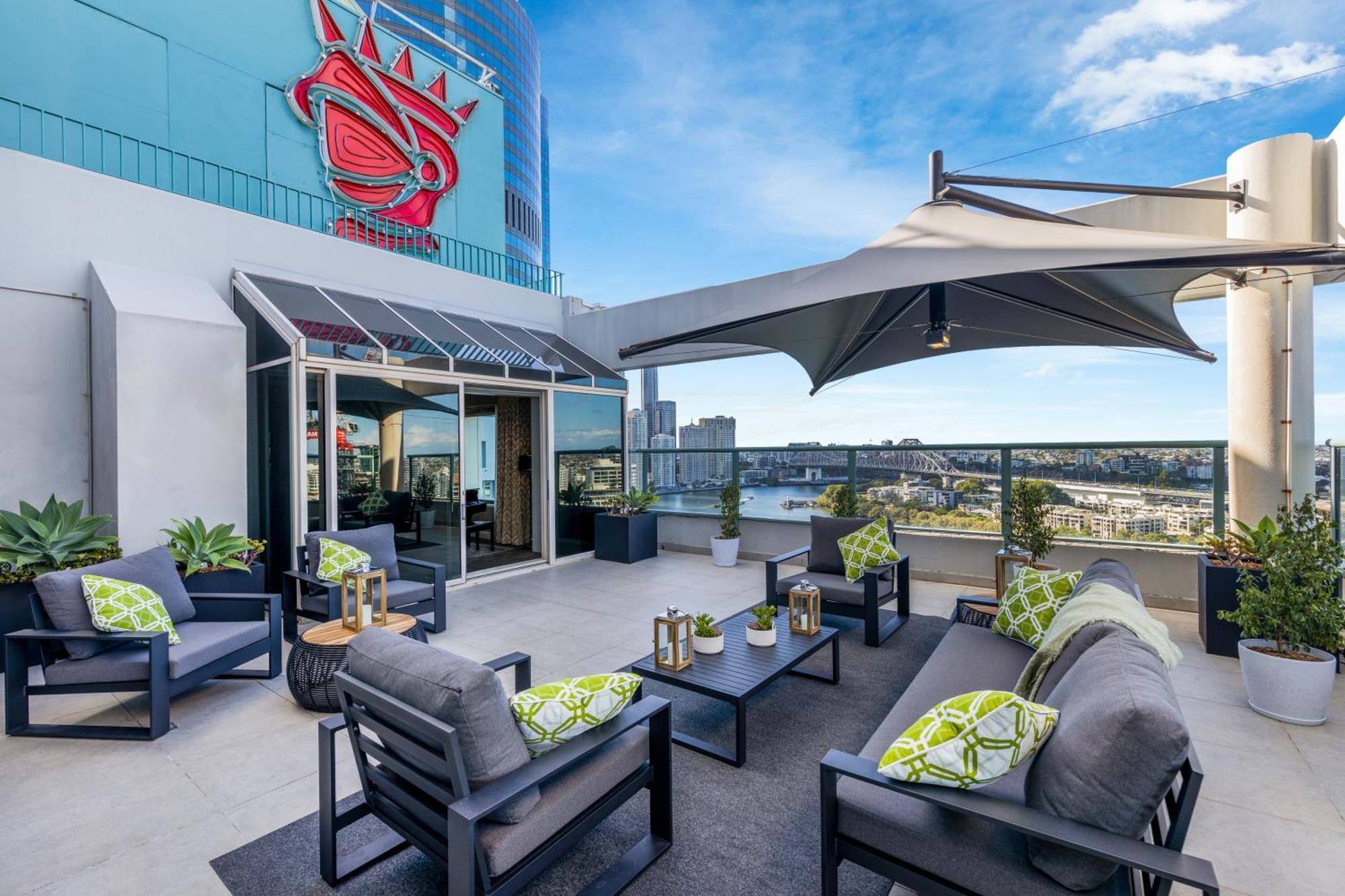 Отель Stamford Plaza Брисбен Экстерьер фото The rooftop bar at the Hotel
